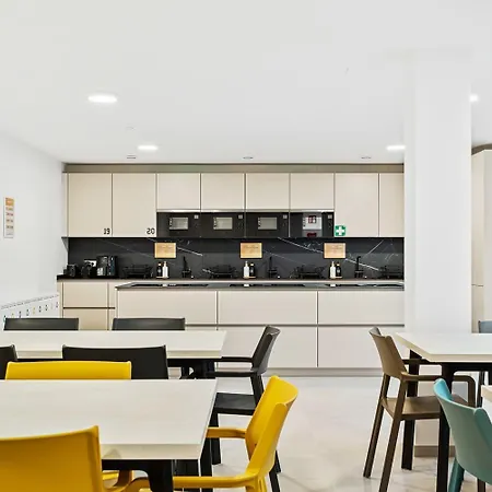 Premium Coliving For Professionals And Travelers Alike Appartement *